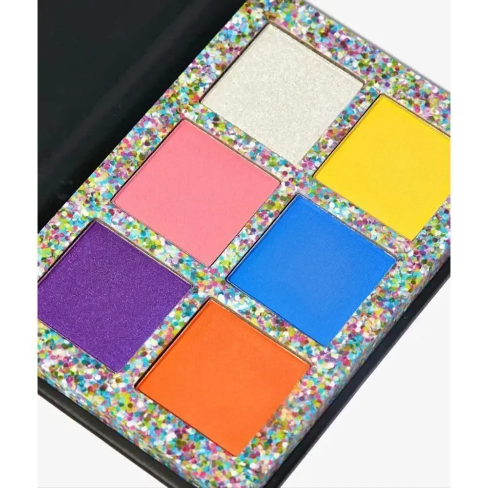 MAKEUP REVOLUTION - NWT - Power Shadow Palette in 
